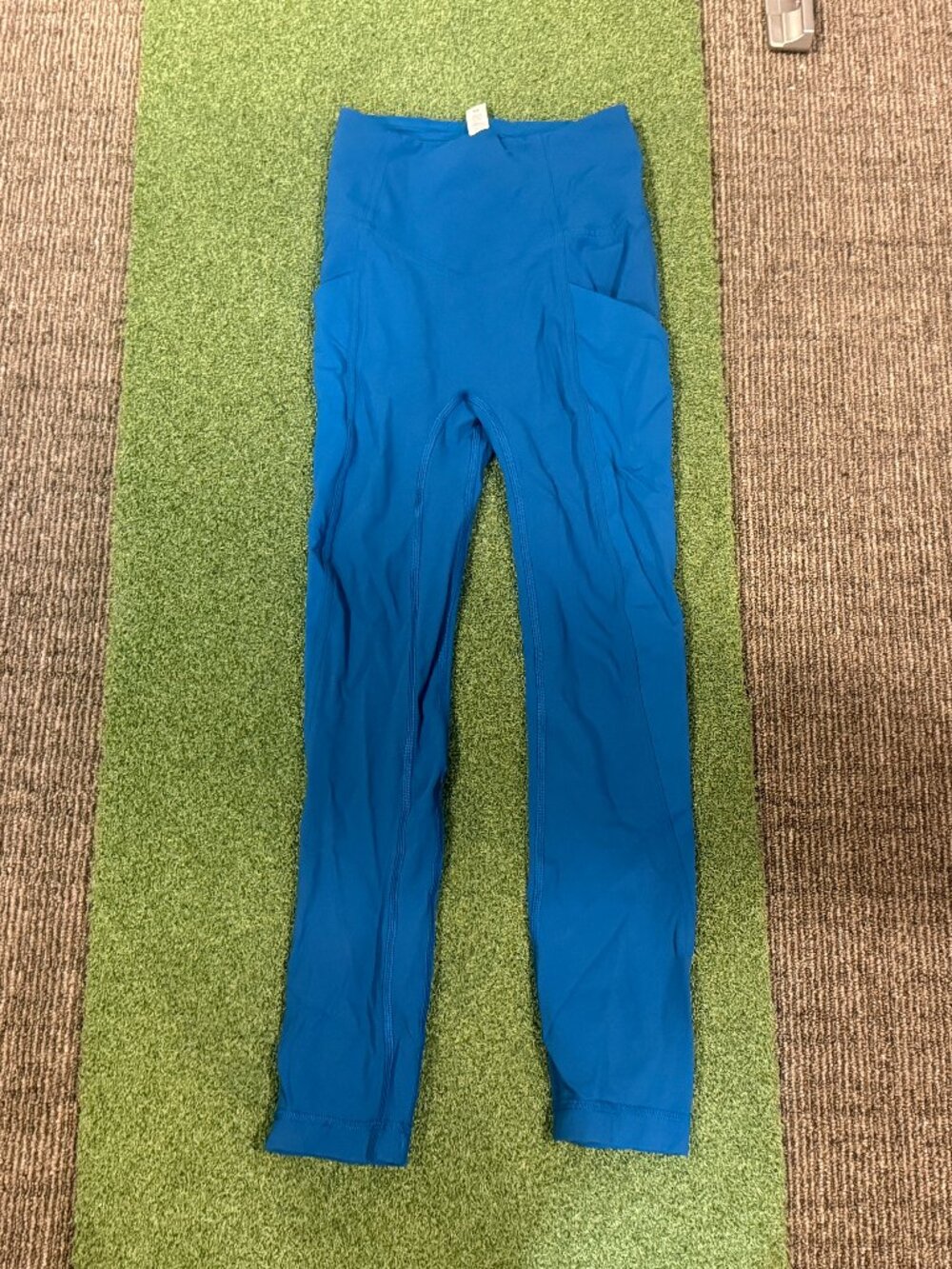 Lululemon Performance Leggings SIZE 0 - LIKE NEW!